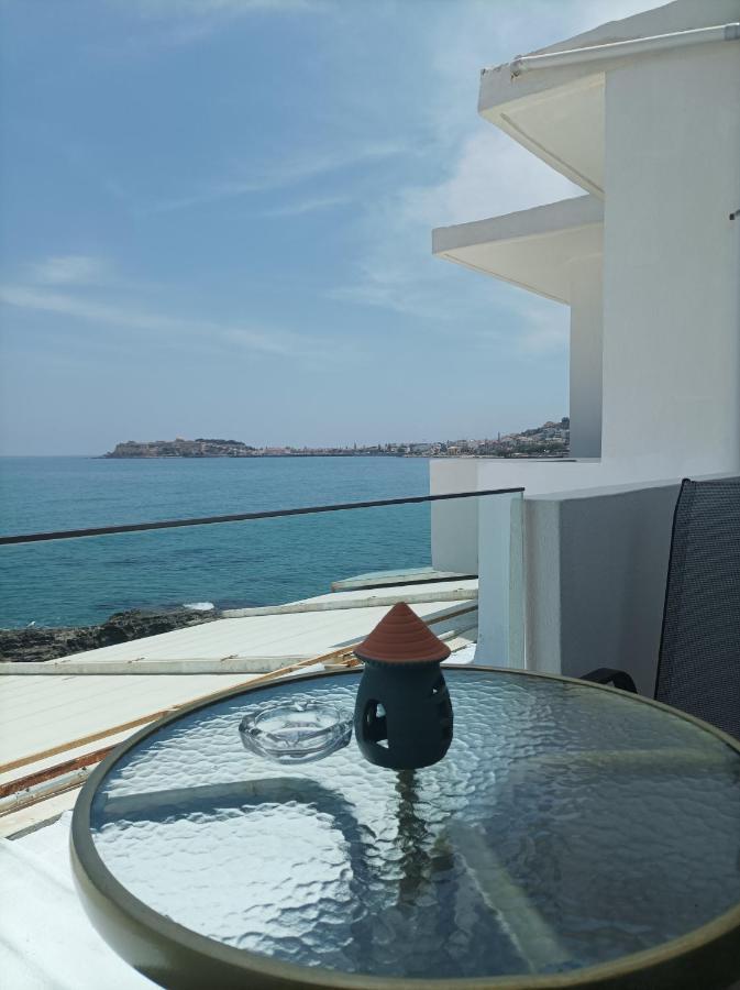 Beachfront Apartment Rethymno  Bagian luar foto