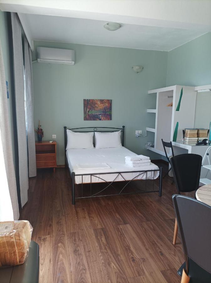 Beachfront Apartment Rethymno  Bagian luar foto