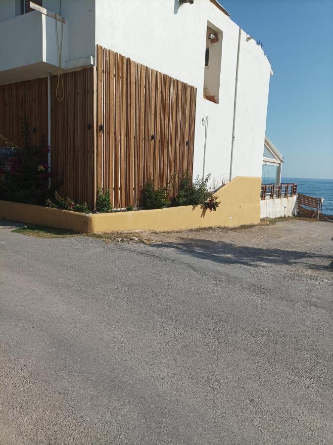 Beachfront Apartment Rethymno  Bagian luar foto